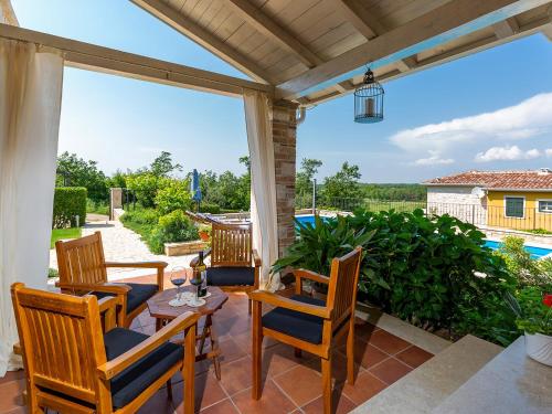 Balkons/terase, Villa Salvea with heated pool in Montizana
