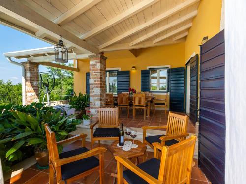 Balkons/terase, Villa Salvea with heated pool in Montizana