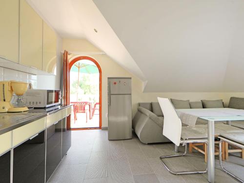 Apartment Elisabeta 02 by Interhome in บาลาตอนเซเมส