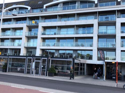 Buitenkant, Lautrec in Bredene