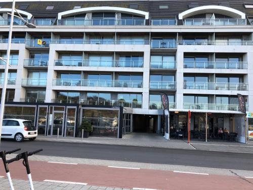 Buitenkant, Lautrec in Bredene