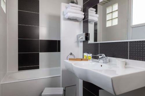 Hôtel L'Interlude - image 13