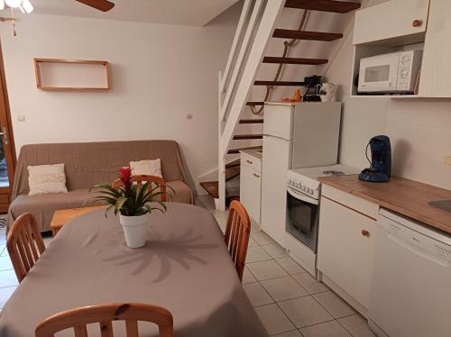 Maison en résidence avec piscine bord de mer gîte à louer Bois de la Tamarissière