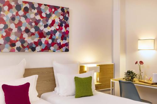 Hotel Paris Louis Blanc - image 2