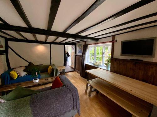 Beautiful 500 year old listed Kentish cottage in Wingham