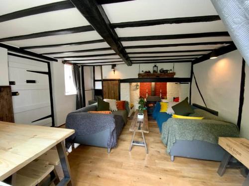 Beautiful 500 year old listed Kentish cottage