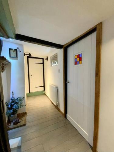 Beautiful 500 year old listed Kentish cottage