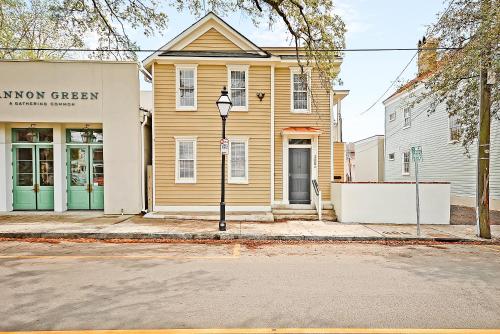 Guesthouse Charleston SOUTH 105 ALL in Charleston, USA