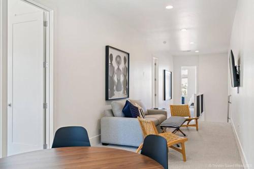 Villa #23 Brand New! Ping Pong Table! Pool! Hot Tub!