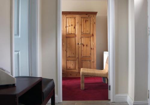 Hidden gem apartment in sleepy Durham village.