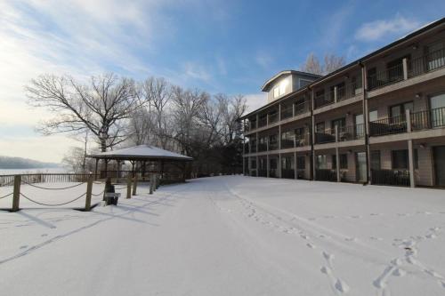 Paddle Wheel Inn