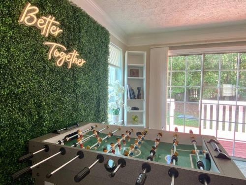 ;-) The Green Game Room House