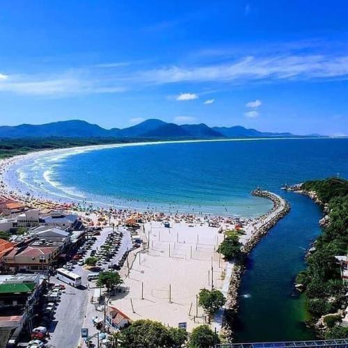 Casa de temporada no Sul da Ilha com piscina near Bar e Lanchonete Educao