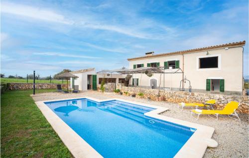  Amazing Home In Llubi With Wifi, Private Swimming Pool And Outdoor Swimming Pool in Llubí