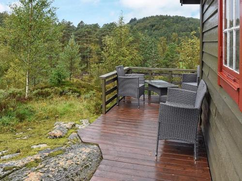 Зовнішній вигляд готелю, 4 person holiday home in Leirvik i Sogn in Лаєрвік