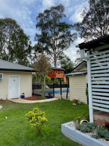 BEAUTIFUL COUNTRY HOME // POOL // GAMES ROOM in Raymond Terrace