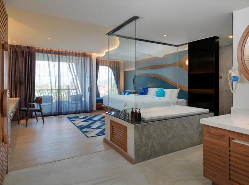 The Oceanic Sportel Phuket - SHA Extra Plus Room Type - King Room