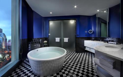 room detail thumbnail 2