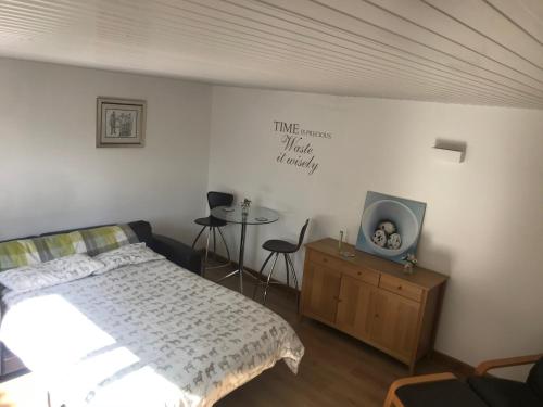 Room in Apartment - Apartment 5 Coundon House Coventry west Midlands - image 6