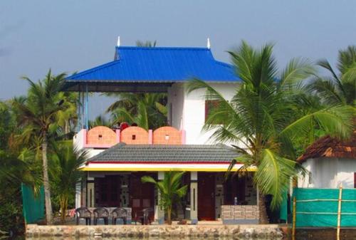 MUNDRO NATURE PALACE