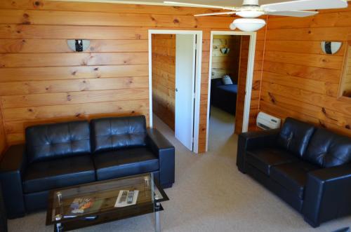 Two-Bedroom Apartment with Lake View image 2