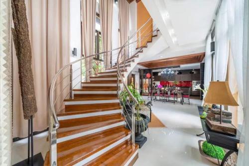 Luxurious and romantic 5 bedrooms private pool Villa