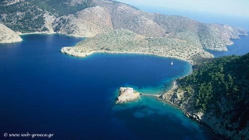 Symi . VILLA CALME (Sur la Mer).