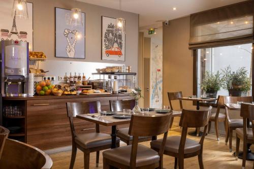 L'Interlude Hotel near Dhalgren Gallery