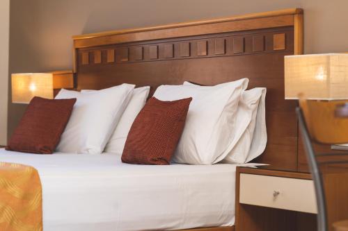 2 twin beds, 2 sofa beds