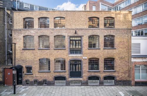 The Hay Stables - Stones Throw To Oxford Street, Tottenham Court Road, London