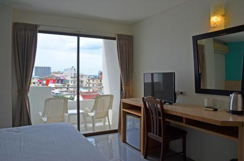 room detail thumbnail 0