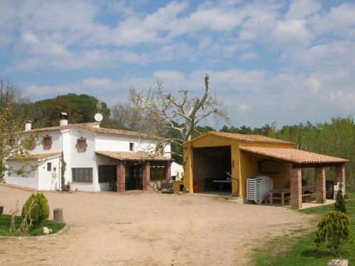 Vista exterior, A farmhouse, with a private swimming pool in the Costa Brava. in Riudarenes