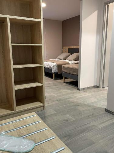 3 twin beds