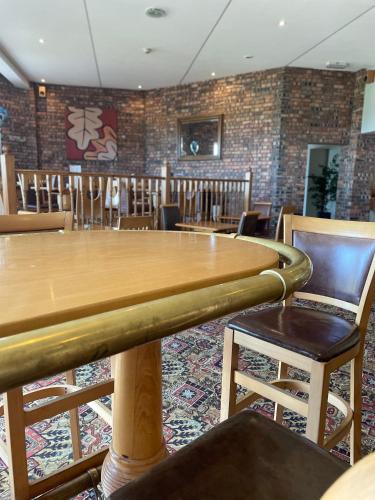 Woodlands Hall Hotel - image 10