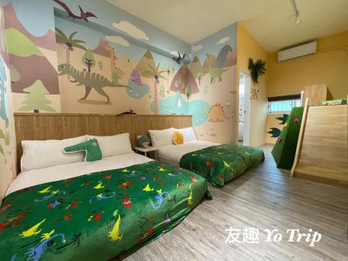 Quadruple Room with Bathtub