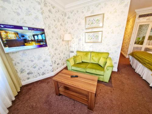 Ashburn Hotel - image 14