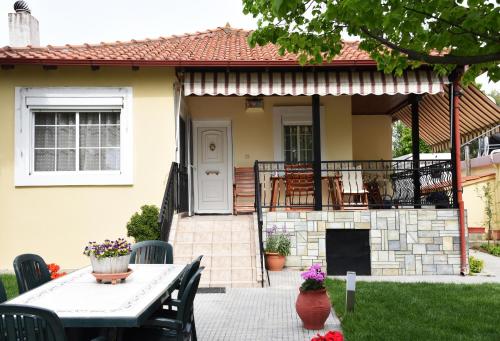 Summer Panorama Retreat - Yard, Barbeque, up to 7
