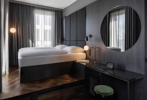 Hotel ROMY by AMANO near พิพิธภัณฑ์ธรรมชาติวิทยา