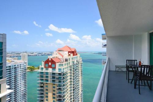 LUXURIOUS 1 BR Penthouse With Free Parking and Pool in Miami, USA