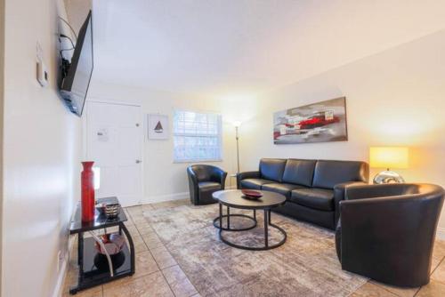 Tropical Oasis Condos - image 7