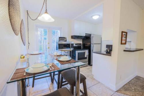 Tropical Oasis Condos - image 3