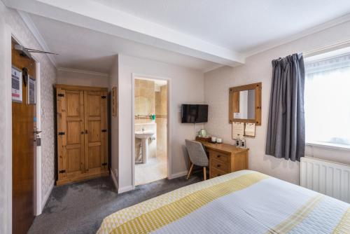 Tudor Lodge - image 13