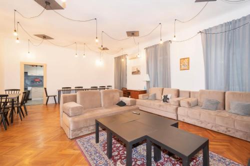 Shared lounge/TV area, Hostel Old School in Rijeka