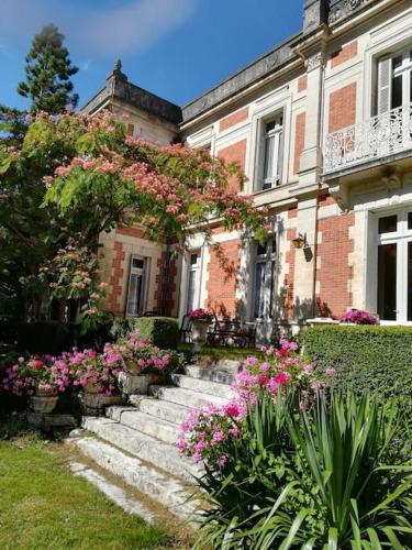 Domaine de Champ rose + piscine chauffée, couverte - Location saisonnière - Montmoreau