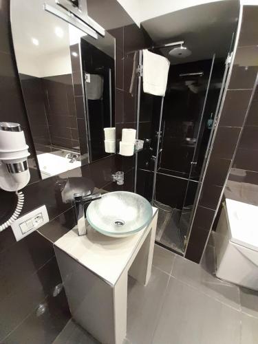 Tiffany's Luxury Resort - image 8