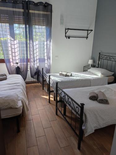 5 bedrooms, 9 beds