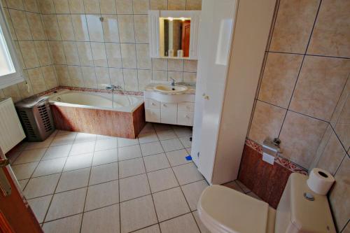 Sol Mar - sea view holiday home with private pool in Benissa - image 5