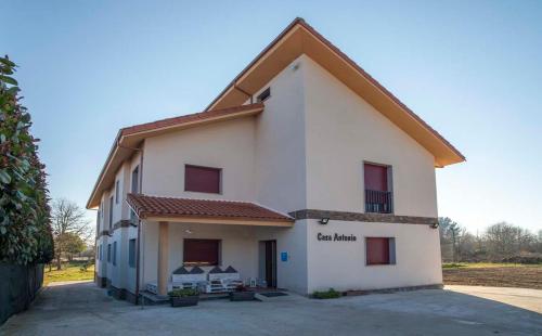  PENSIÓN CASA ANTONIO, Pension in Pantón bei O Carballo