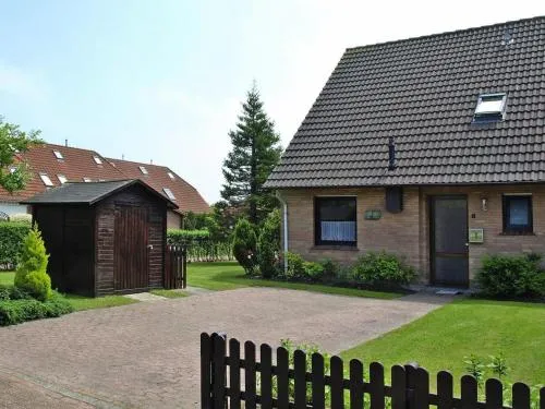 Ferienhaus mit Garten in Nessmersiel in Neßmersiel, Deutschland