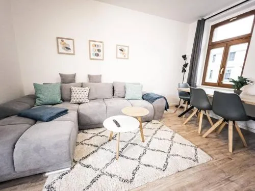 ⋙ Stilvolle Wohnung mit 2 Schlafzimmern & Balkon ⋘ in Leipzig, Deutschland